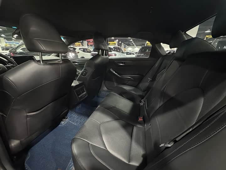 Фото 8 - Toyota Avalon