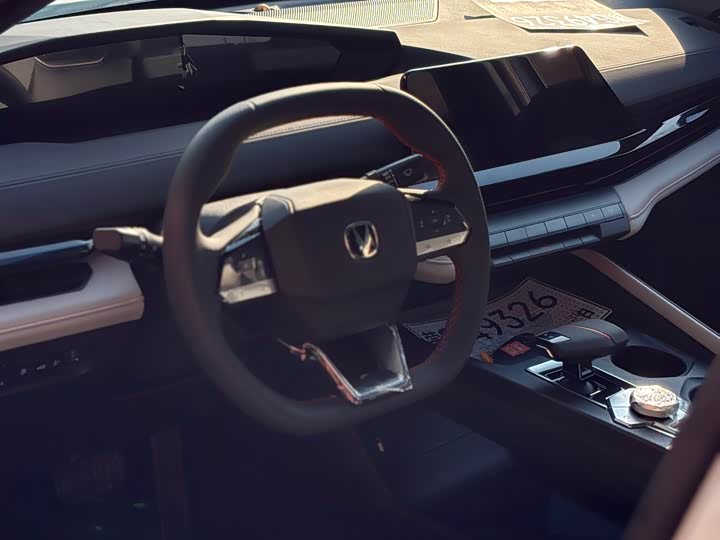 Фото 12 - Changan UNI-V Hybrid