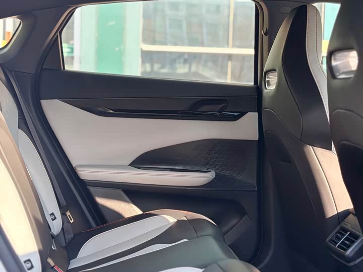 Фото 5 - Changan UNI-V Hybrid