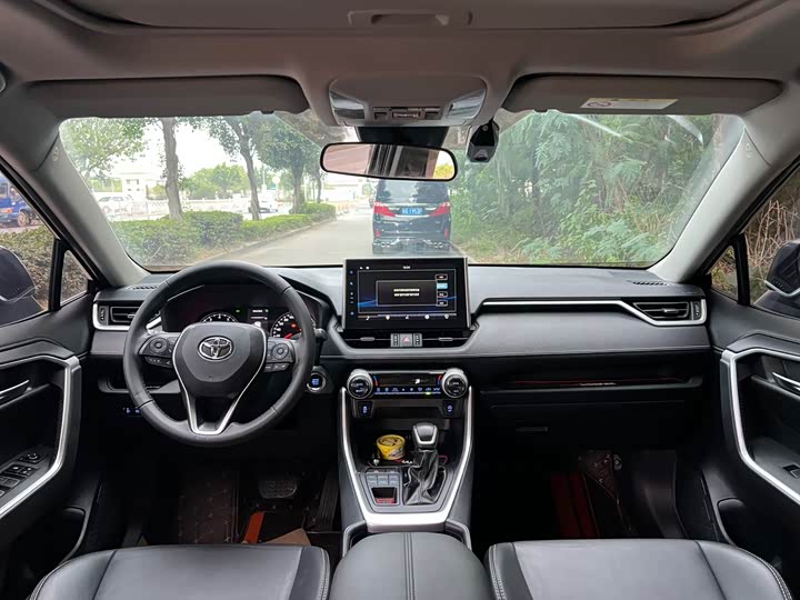 Фото 10 - Toyota Wildlander