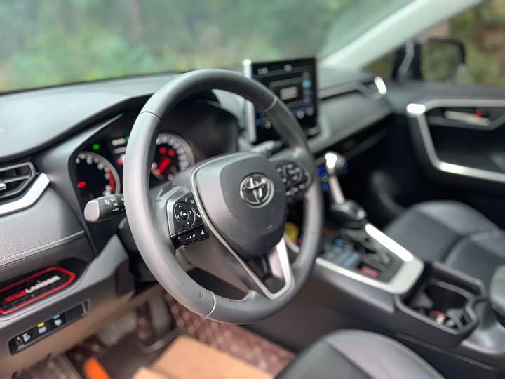 Фото 8 - Toyota Wildlander