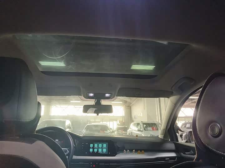 Фото 18 - Volkswagen Golf