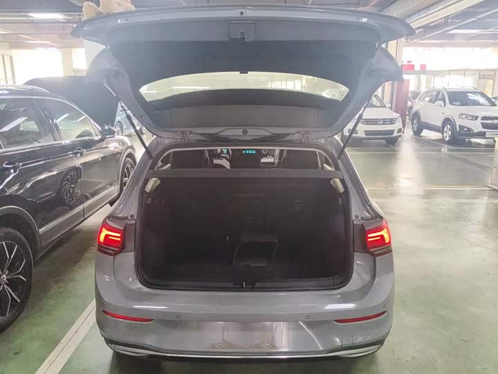 Фото 19 - Volkswagen Golf