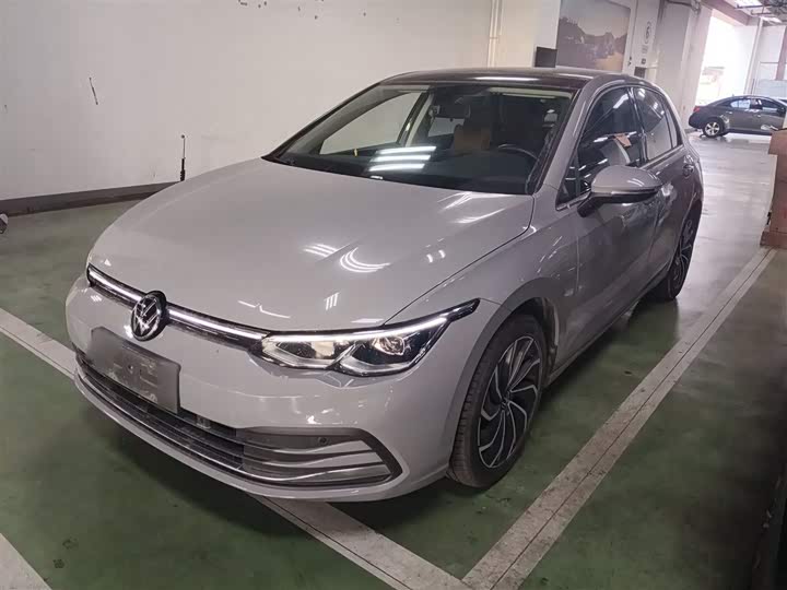 Фото 2 - Volkswagen Golf