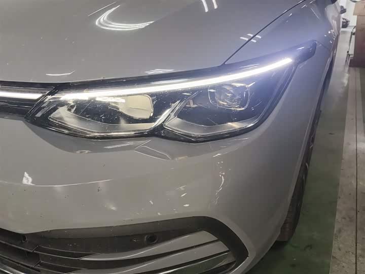 Фото 24 - Volkswagen Golf