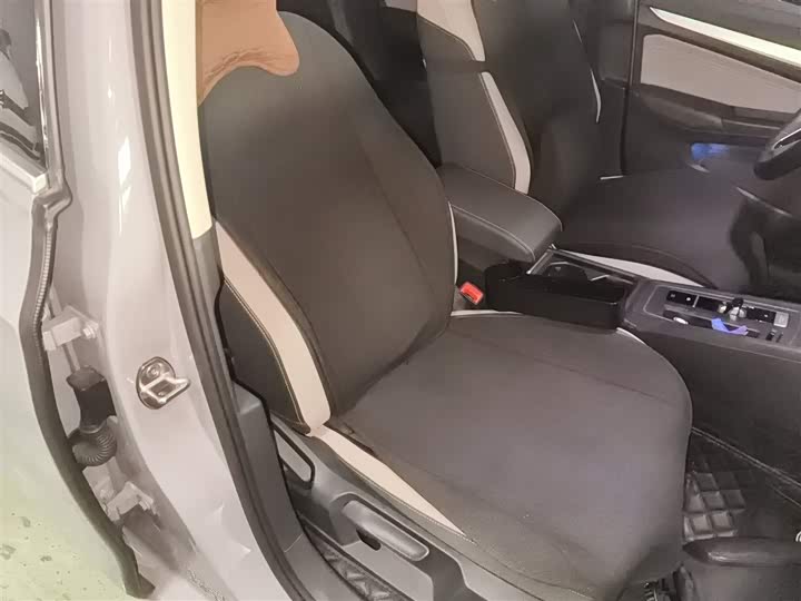 Фото 25 - Volkswagen Golf