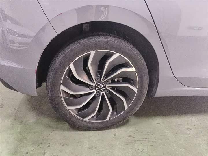 Фото 26 - Volkswagen Golf