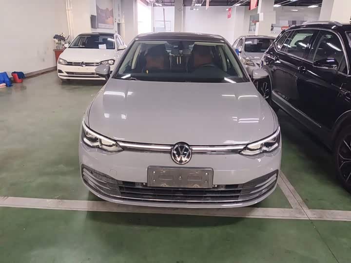 Фото 3 - Volkswagen Golf