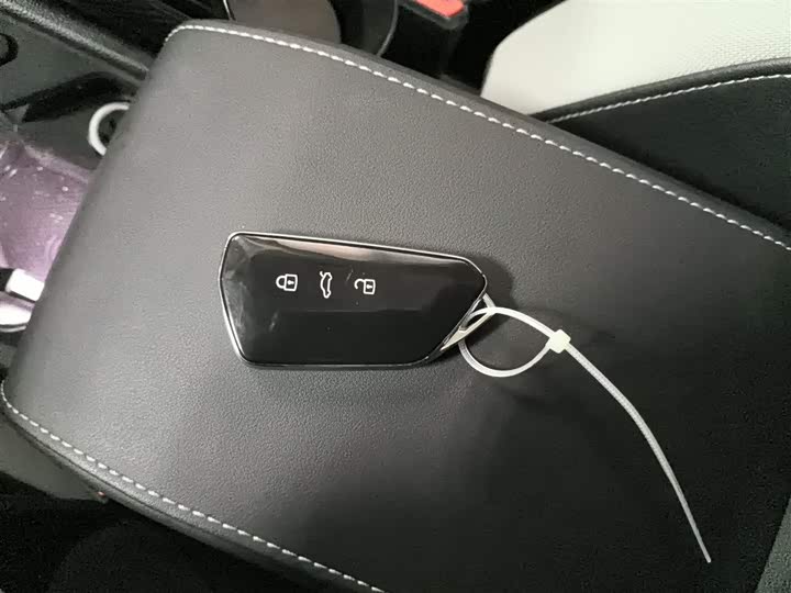 Фото 9 - Volkswagen Golf