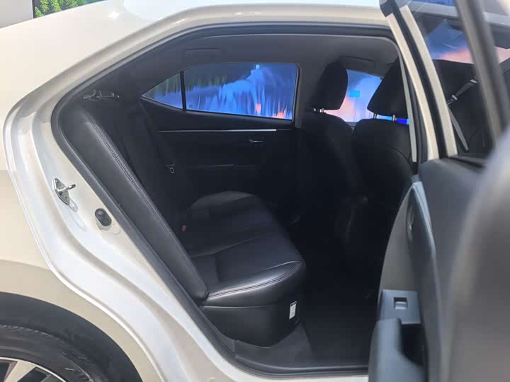 Фото 11 - Toyota Corolla Hybrid