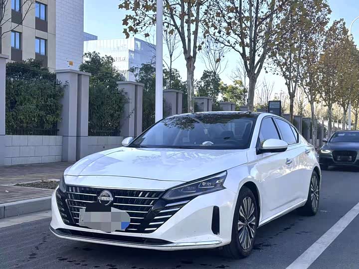 Фото 1 - Nissan Teana