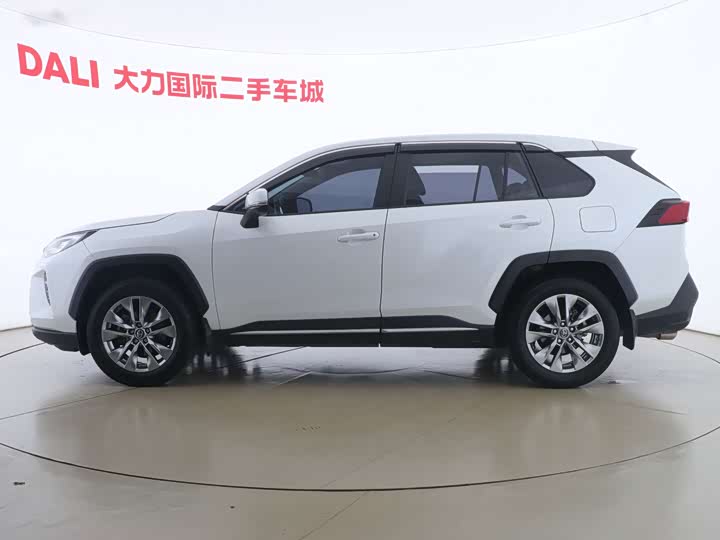 Фото 11 - Toyota Wildlander