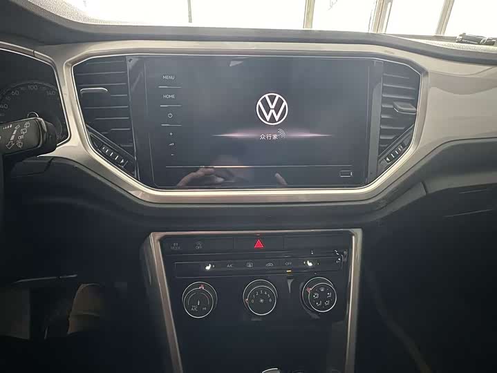Фото 5 - Volkswagen T-Roc