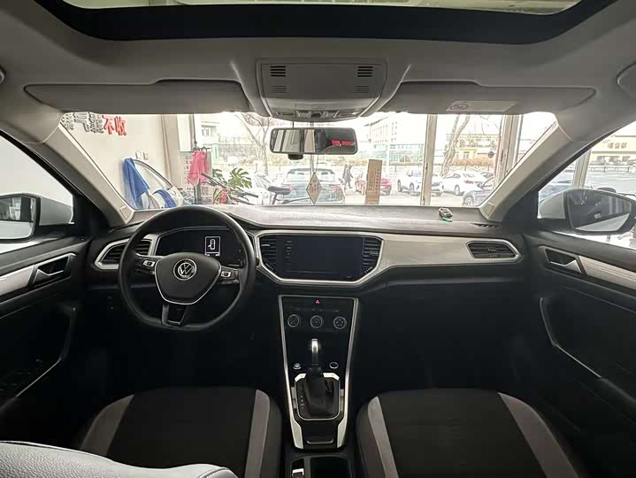 Фото 9 - Volkswagen T-Roc