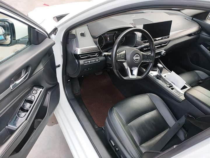 Фото 13 - Nissan Teana