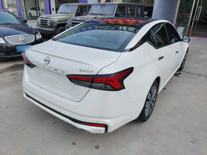 Фото 23 - Nissan Teana