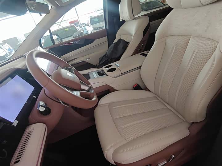 Фото 15 - BYD Xia