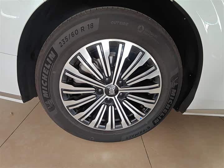 Фото 26 - BYD Xia