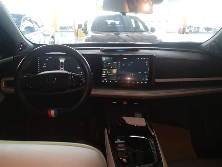 Фото 11 - Changan UNI-T