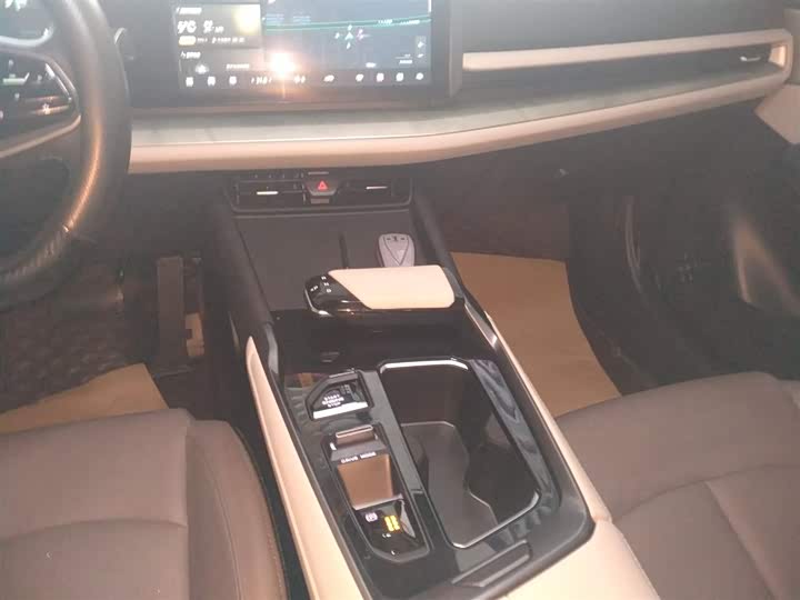 Фото 13 - Changan UNI-T