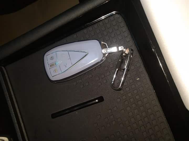 Фото 9 - Changan UNI-T