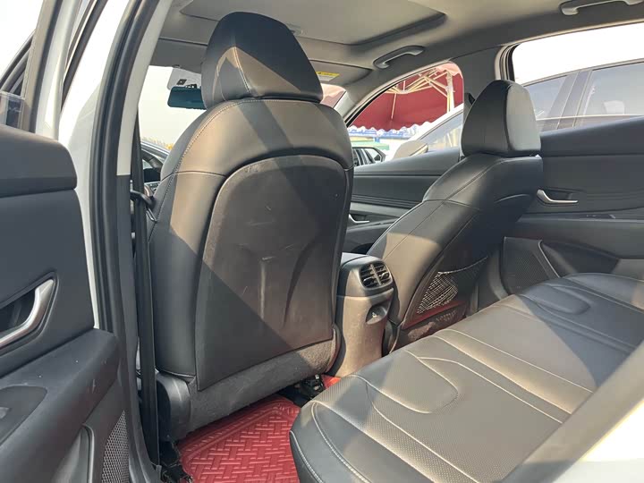 Фото 10 - Hyundai Elantra N line