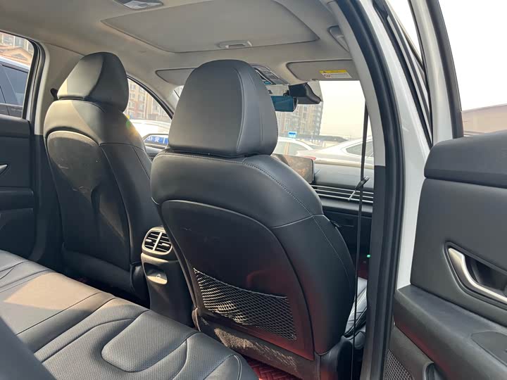 Фото 12 - Hyundai Elantra N line