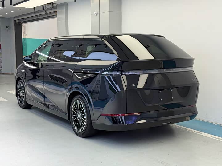 Фото 3 - XPeng X9