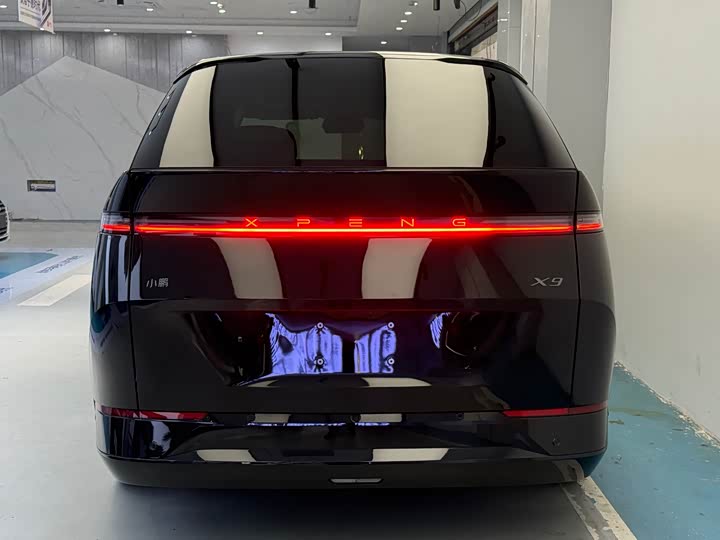 Фото 4 - XPeng X9