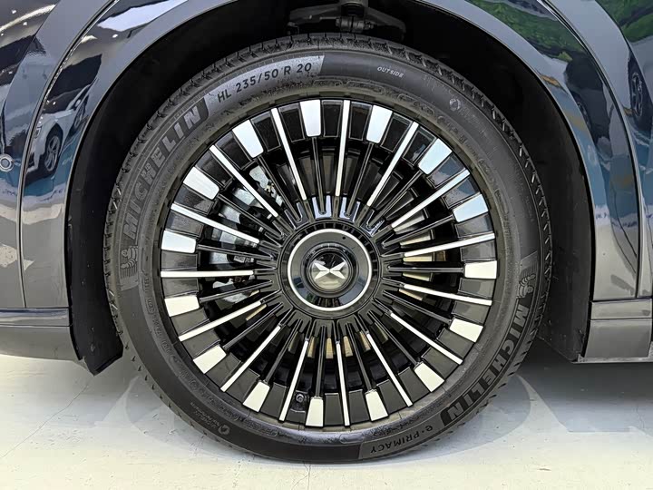 Фото 8 - XPeng X9