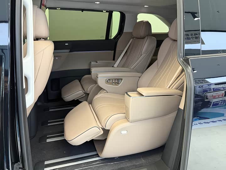 Фото 9 - XPeng X9