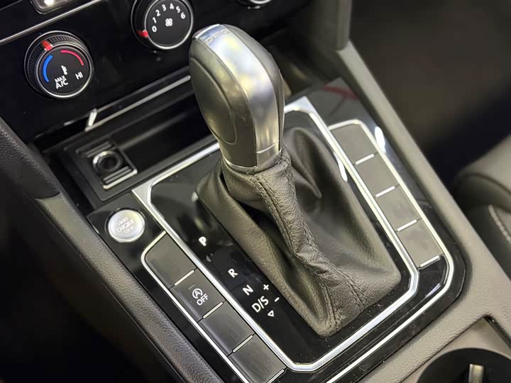 Фото 11 - Volkswagen Magotan