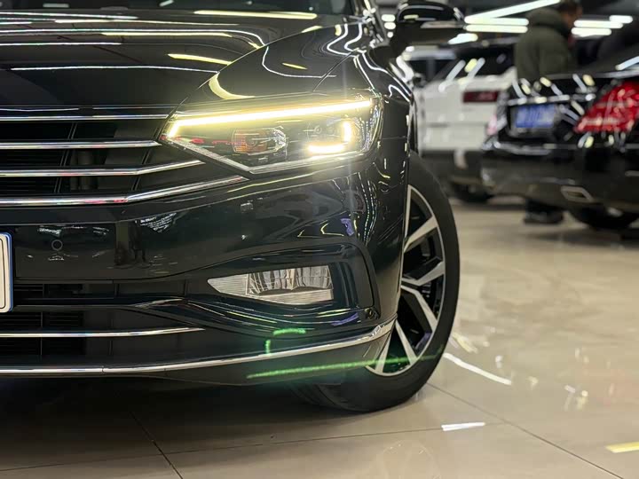 Фото 19 - Volkswagen Magotan