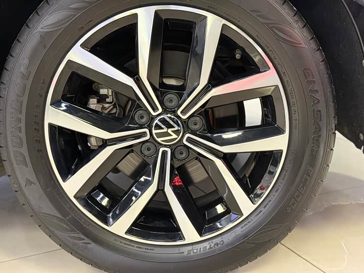 Фото 21 - Volkswagen Magotan