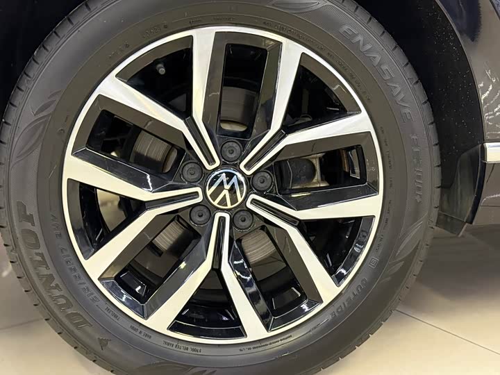 Фото 22 - Volkswagen Magotan