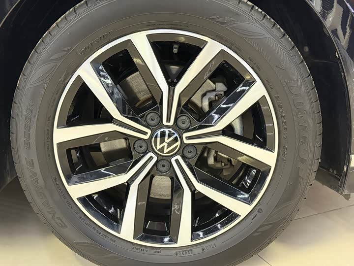 Фото 23 - Volkswagen Magotan