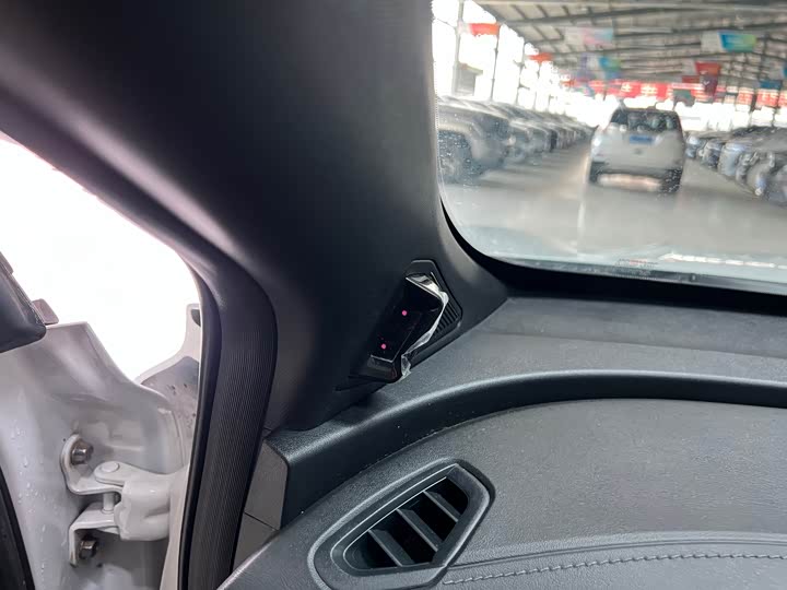 Фото 16 - Changan UNI-T