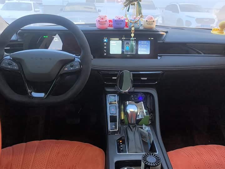 Фото 12 - Roewe i5