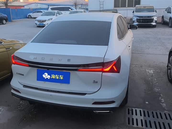 Фото 3 - Roewe i5