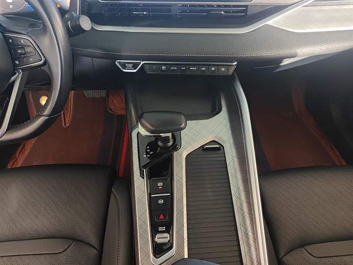 Фото 14 - Geely Preface