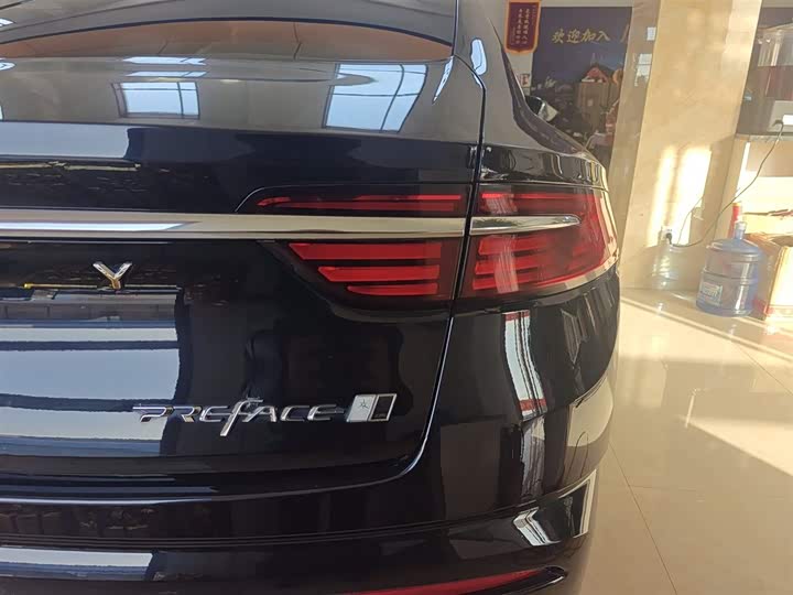 Фото 8 - Geely Preface