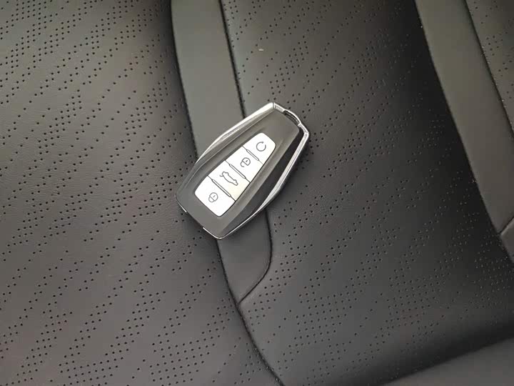 Фото 9 - Geely Preface