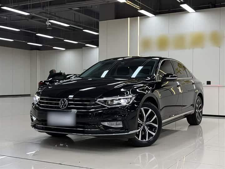 Фото 1 - Volkswagen Magotan