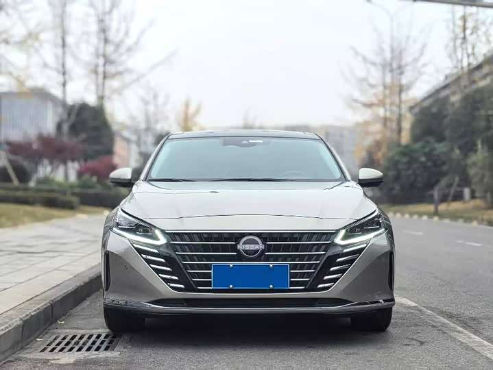 Фото 1 - Nissan Teana