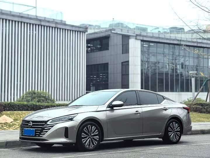 Фото 2 - Nissan Teana