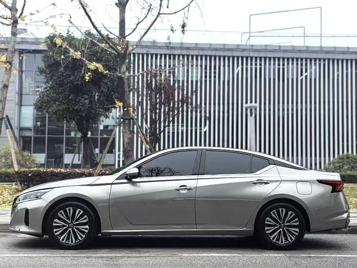 Фото 9 - Nissan Teana