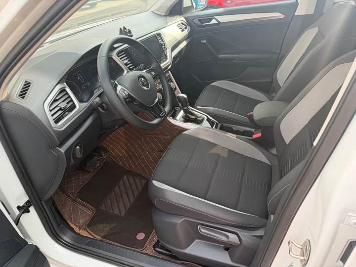 Фото 7 - Volkswagen T-Roc