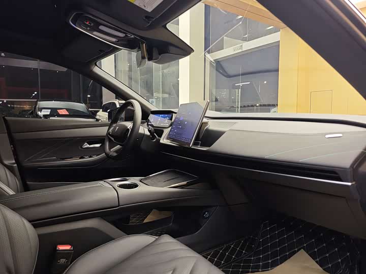 Фото 31 - Changan Deepal SL03