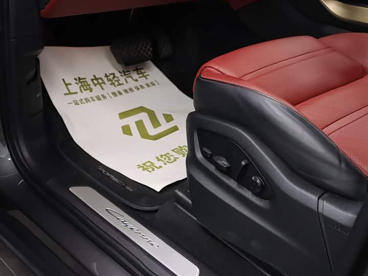 Фото 10 - Porsche Cayenne