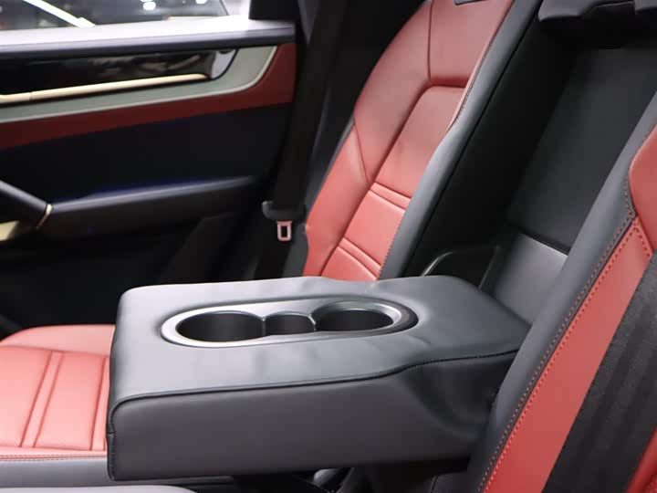 Фото 24 - Porsche Cayenne